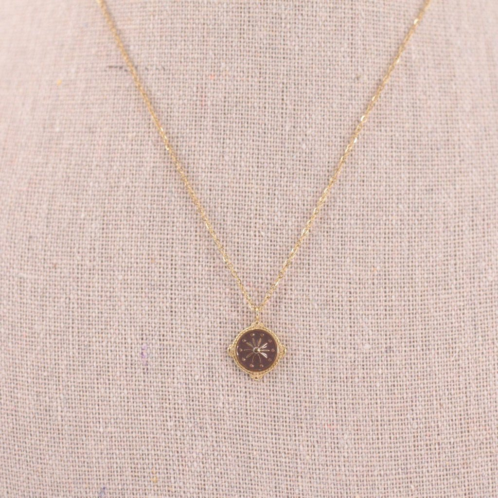 Collar Horizon