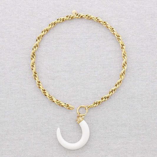 Collar Horn
